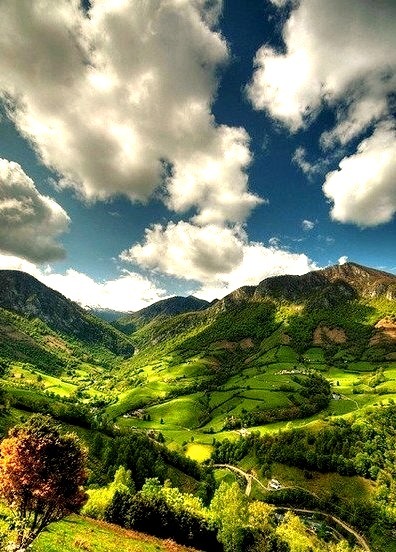 Mountain Valley, Lourdios-Ichere, Aquitaine, France
