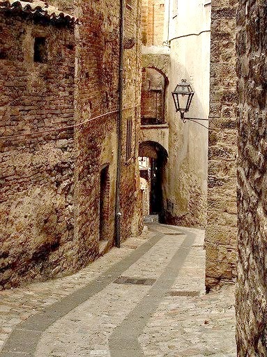 Narrow Passage, Todi, Italy
